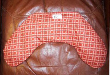 Neck heating pad for deep heat