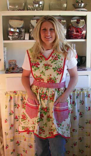 Vicory full apron in strawberry