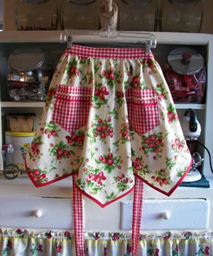 Victory Strawberry Apron, click for more victory half aprons